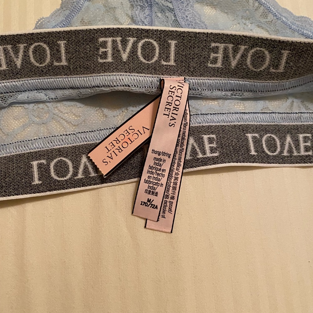 Victoria Secret Thong / String 🥰🤩🌷 - Picture 3 of 3